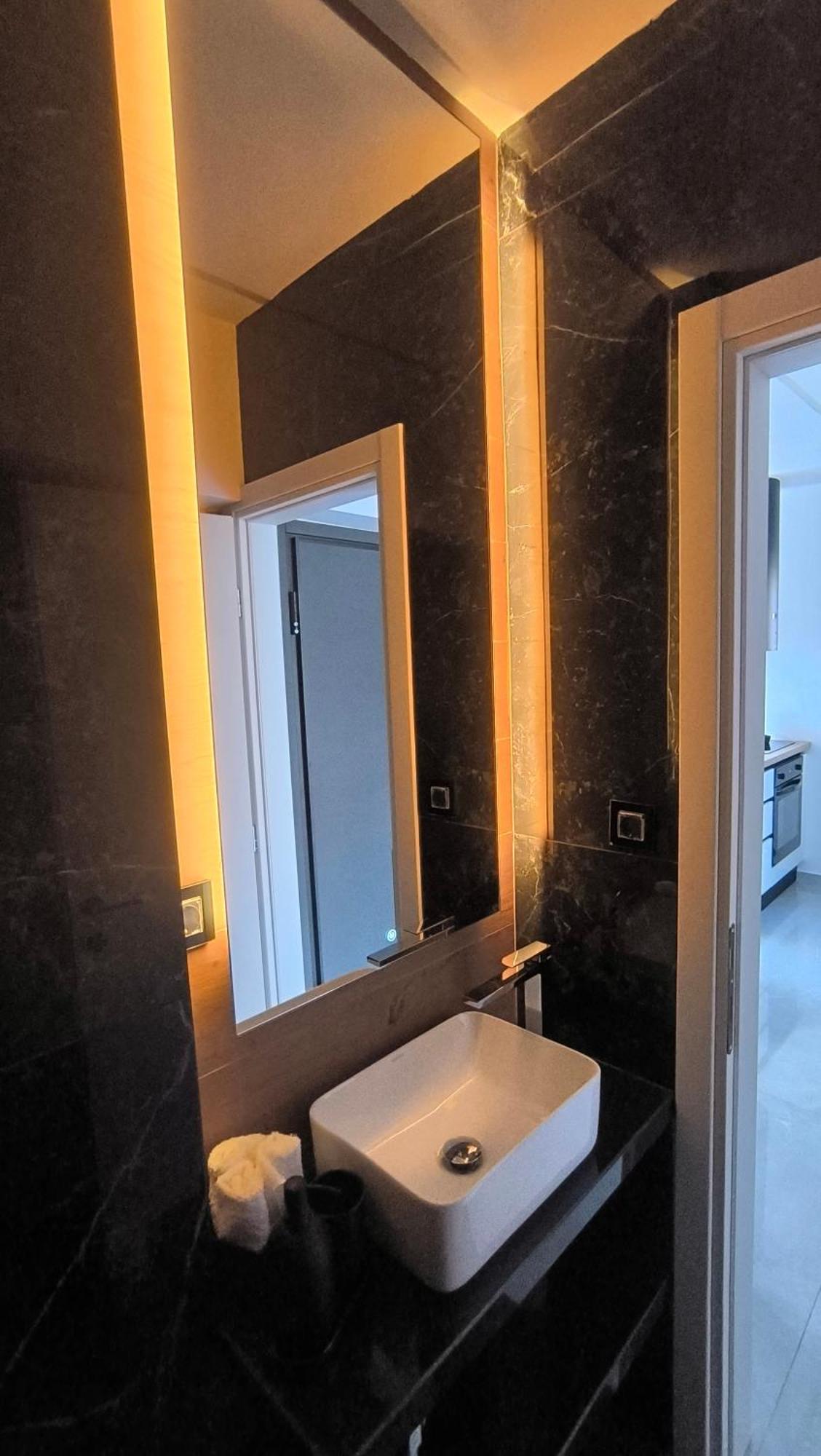 Larisa Absolute Suites, Sky View Smart Home Экстерьер фото